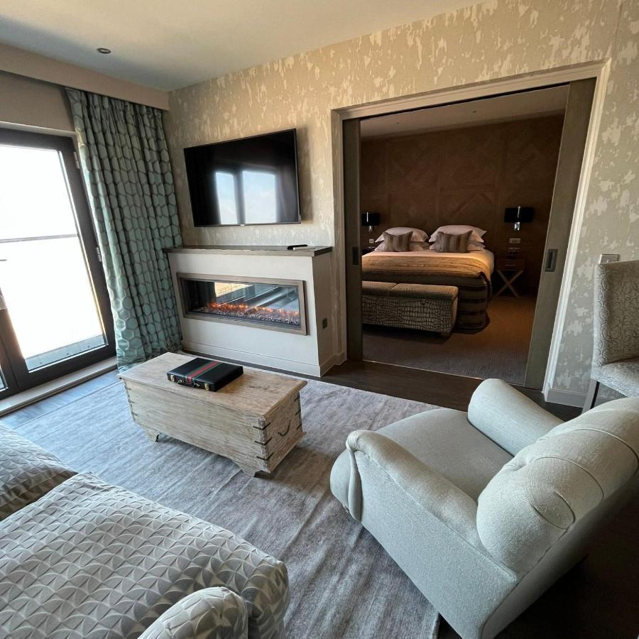 Boulevard Hotel Blackpool Esterno foto A suite at the hotel