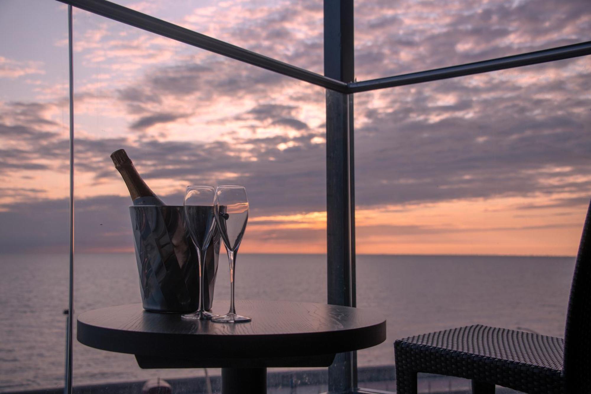 Boulevard Hotel Blackpool Esterno foto Sunset at the Cape of Good Hope