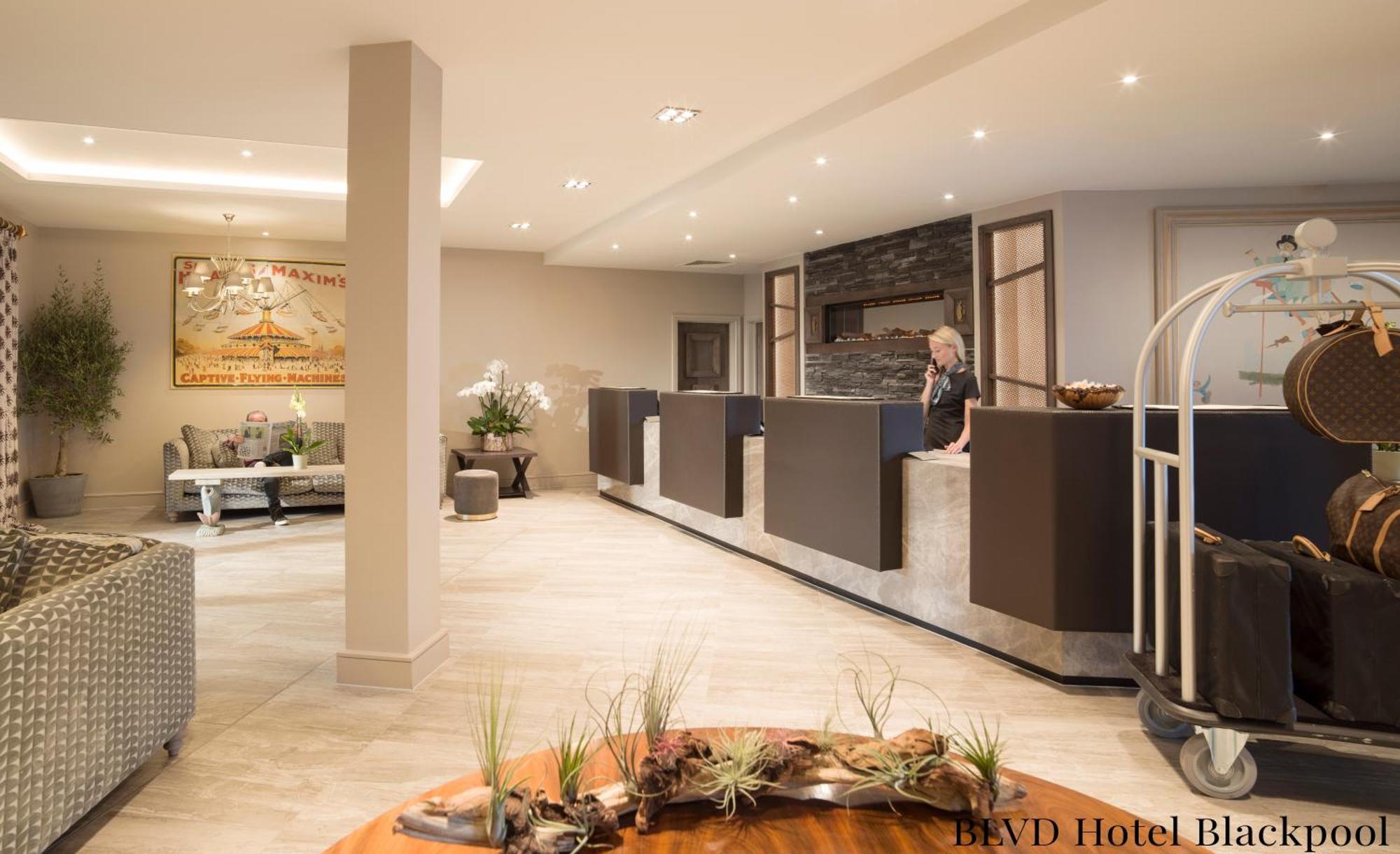 Boulevard Hotel Blackpool Esterno foto Reception