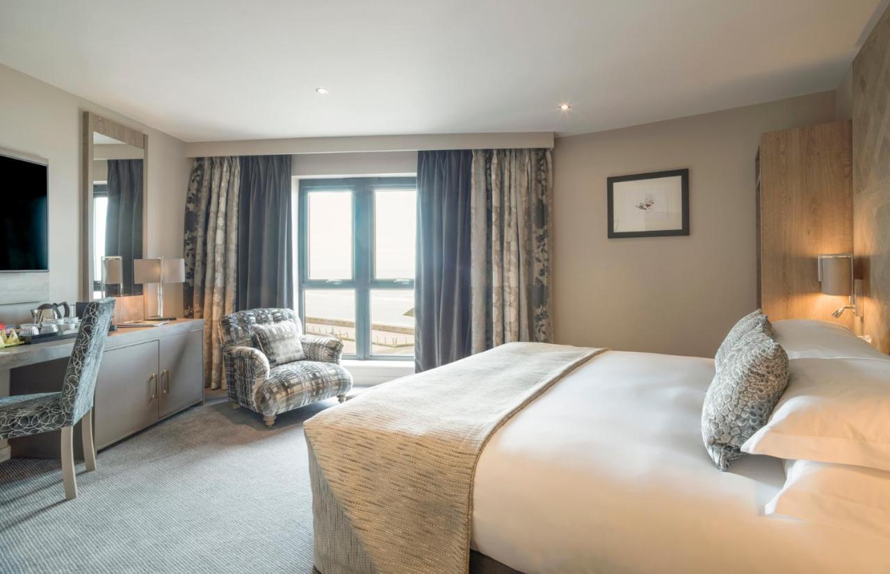 Boulevard Hotel Blackpool Esterno foto A bedroom at The River Lee Hotel